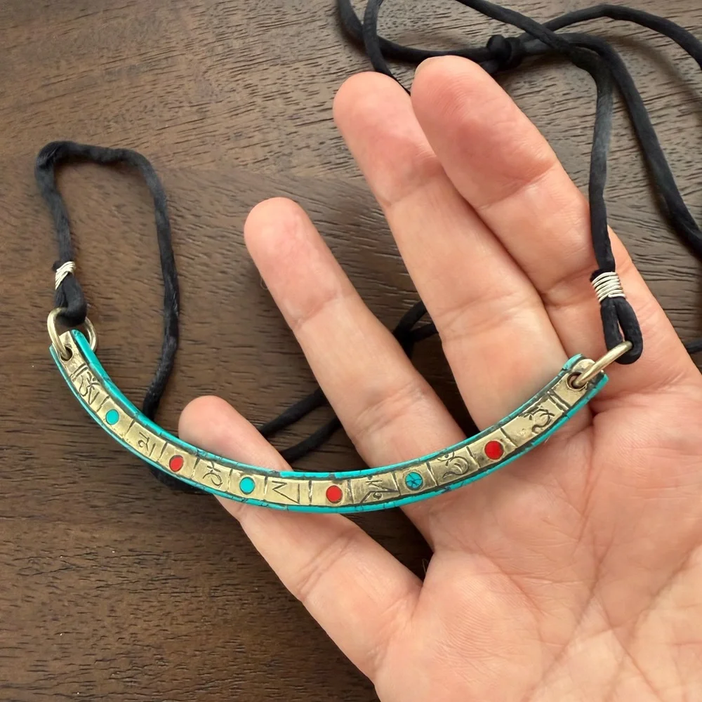 Turquoise & coral inlay Tibetan mantras amulet pendant necklace black silk cord - Picture 4 of 7